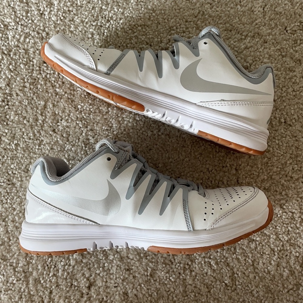 Nike Women’s Vapor Court Tennis Shoes